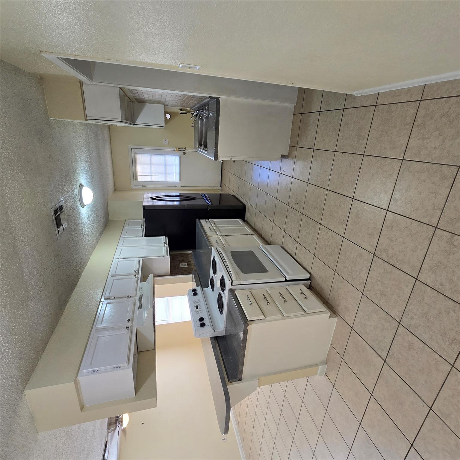 208 NW River Rd, Martindale, TX 78655