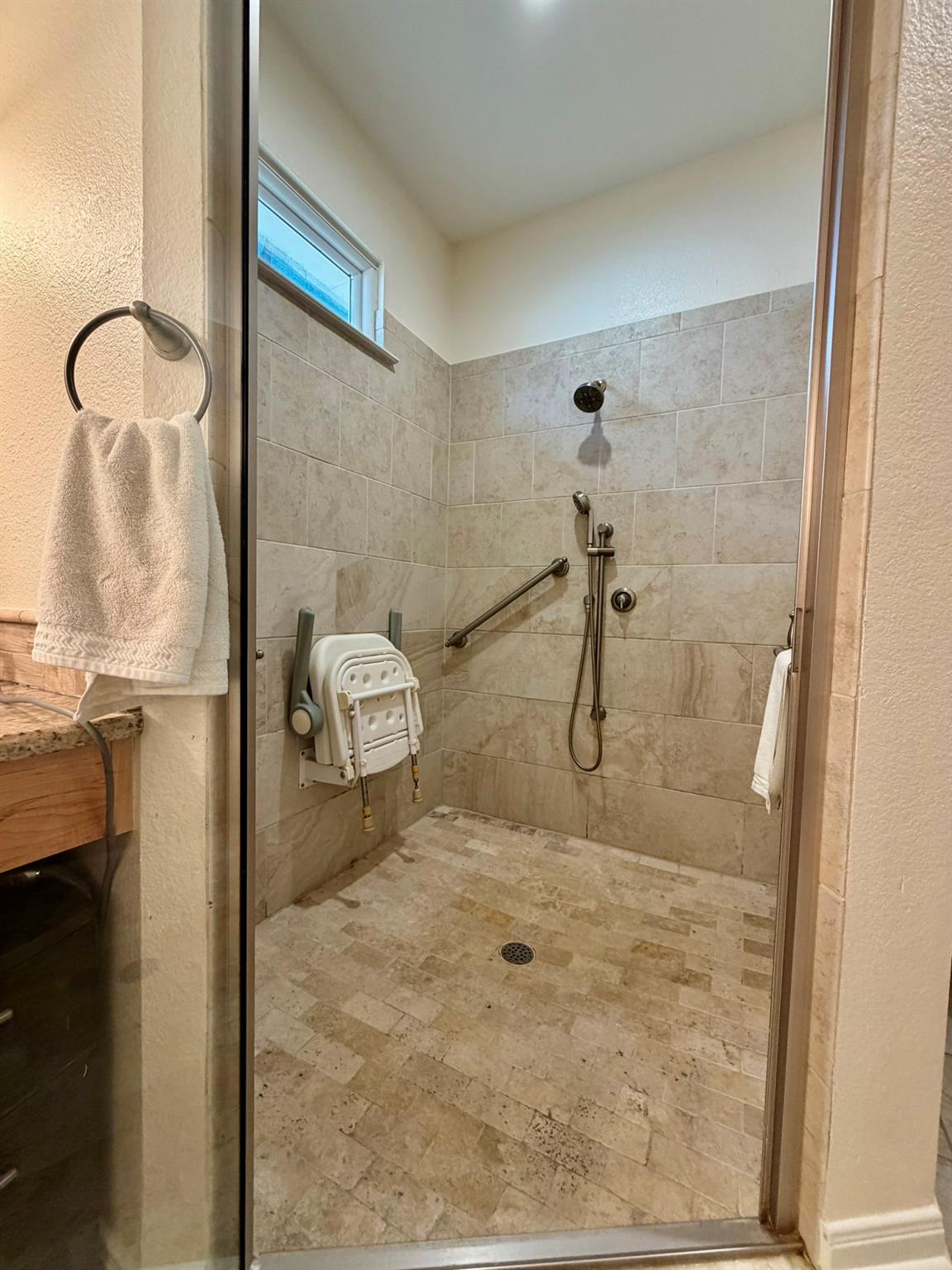 103 Whispering Wind Dr, Georgetown, TX 78633