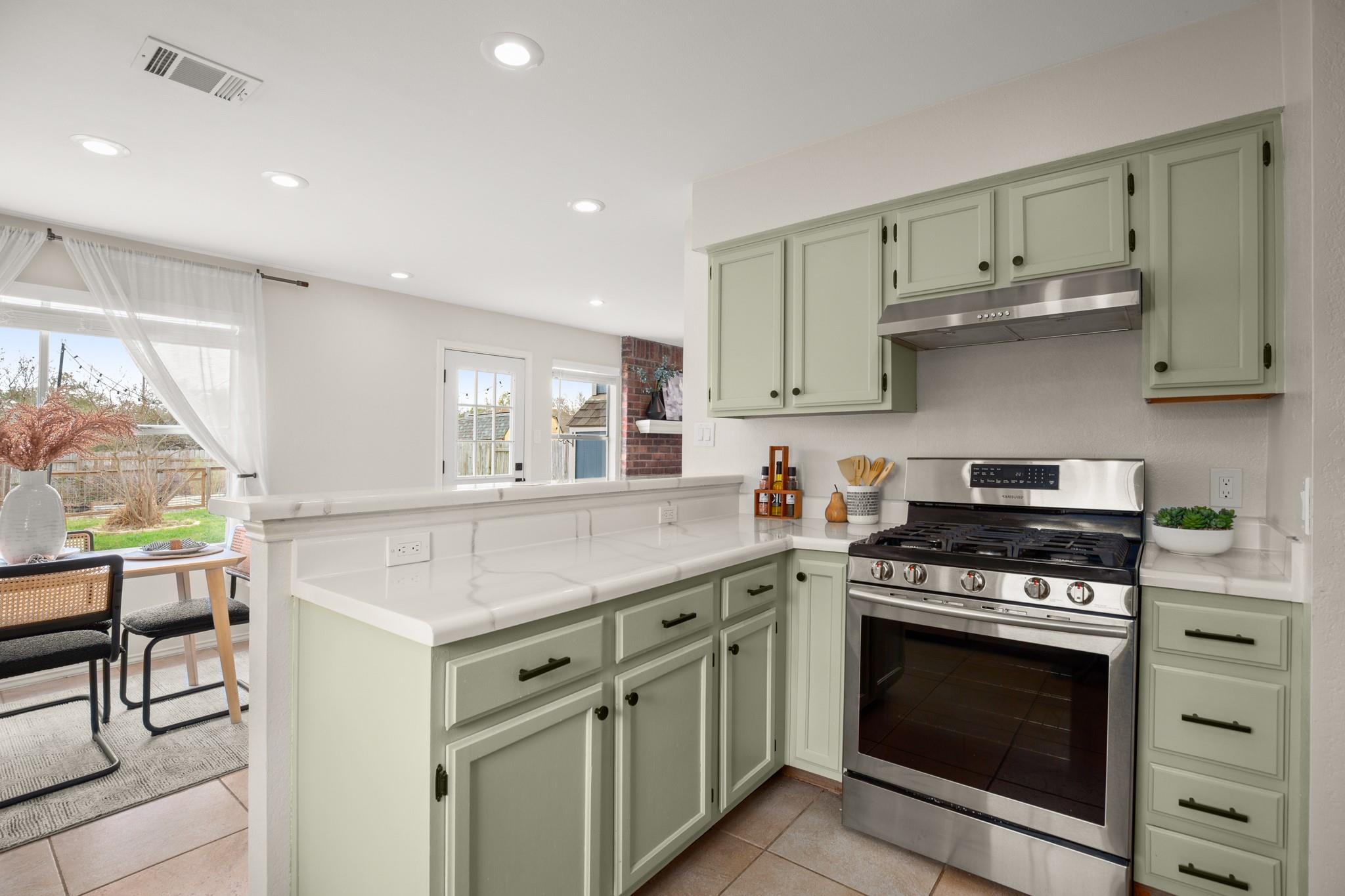 1302 Rambling Trl, Cedar Park, TX 78613