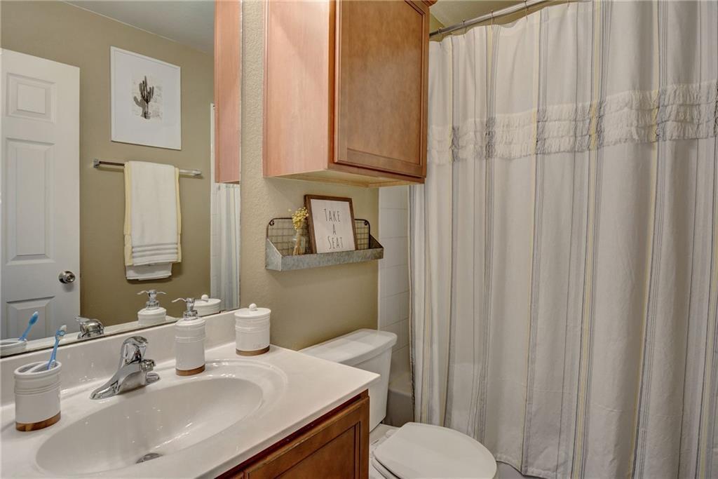 302 Pack Horse Dr, Bastrop, TX 78602