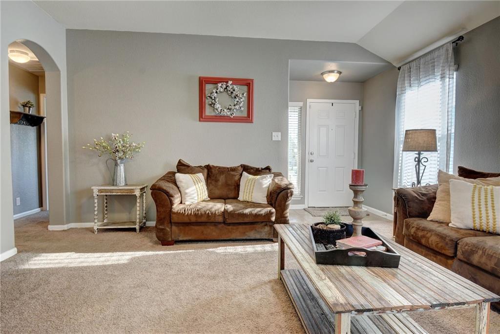 302 Pack Horse Dr, Bastrop, TX 78602