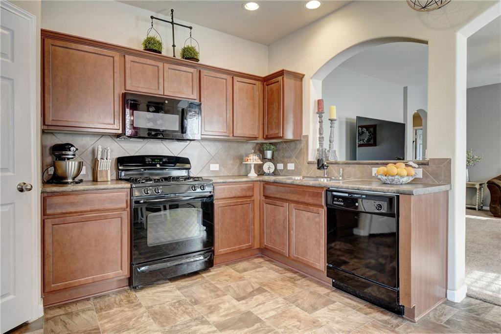 302 Pack Horse Dr, Bastrop, TX 78602