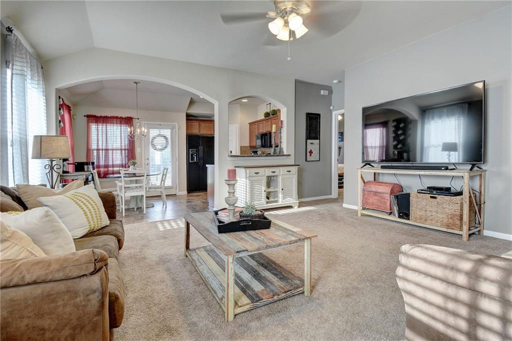 302 Pack Horse Dr, Bastrop, TX 78602