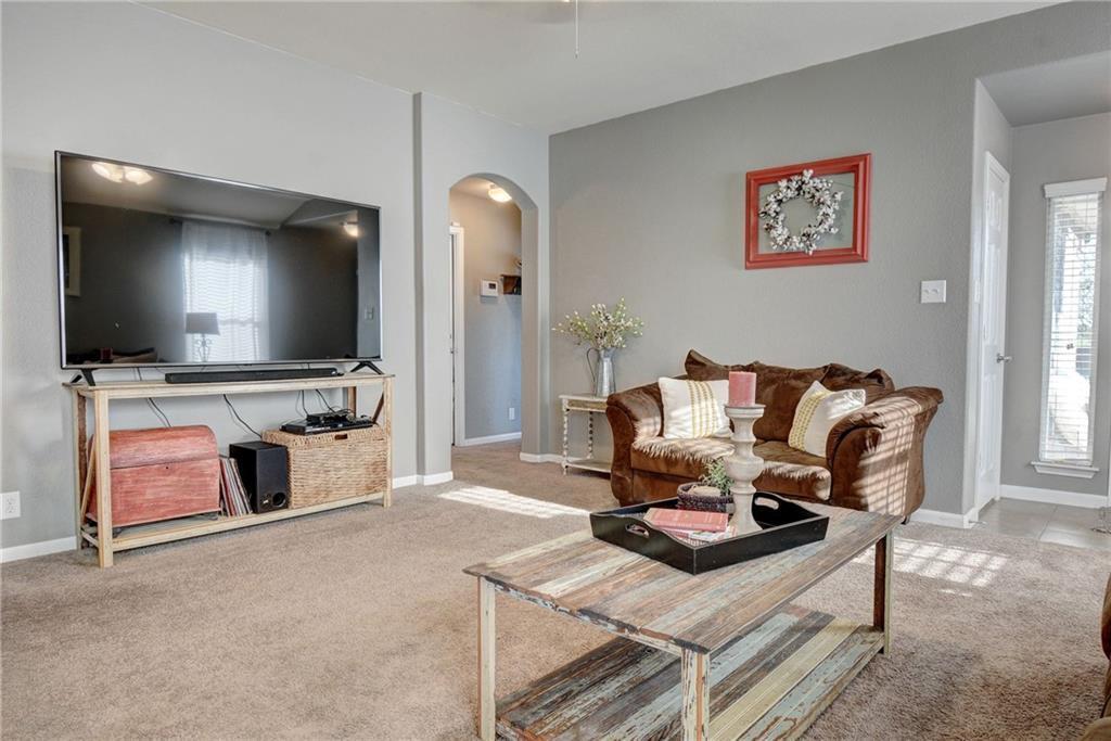 302 Pack Horse Dr, Bastrop, TX 78602