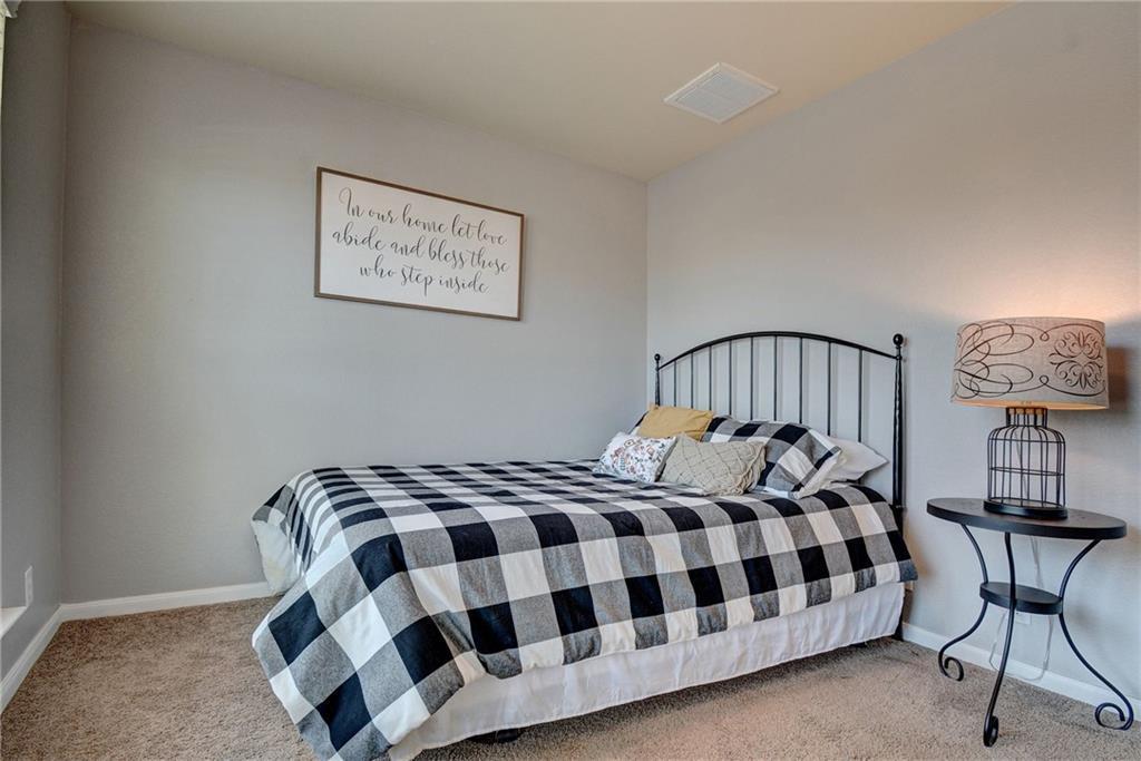 302 Pack Horse Dr, Bastrop, TX 78602