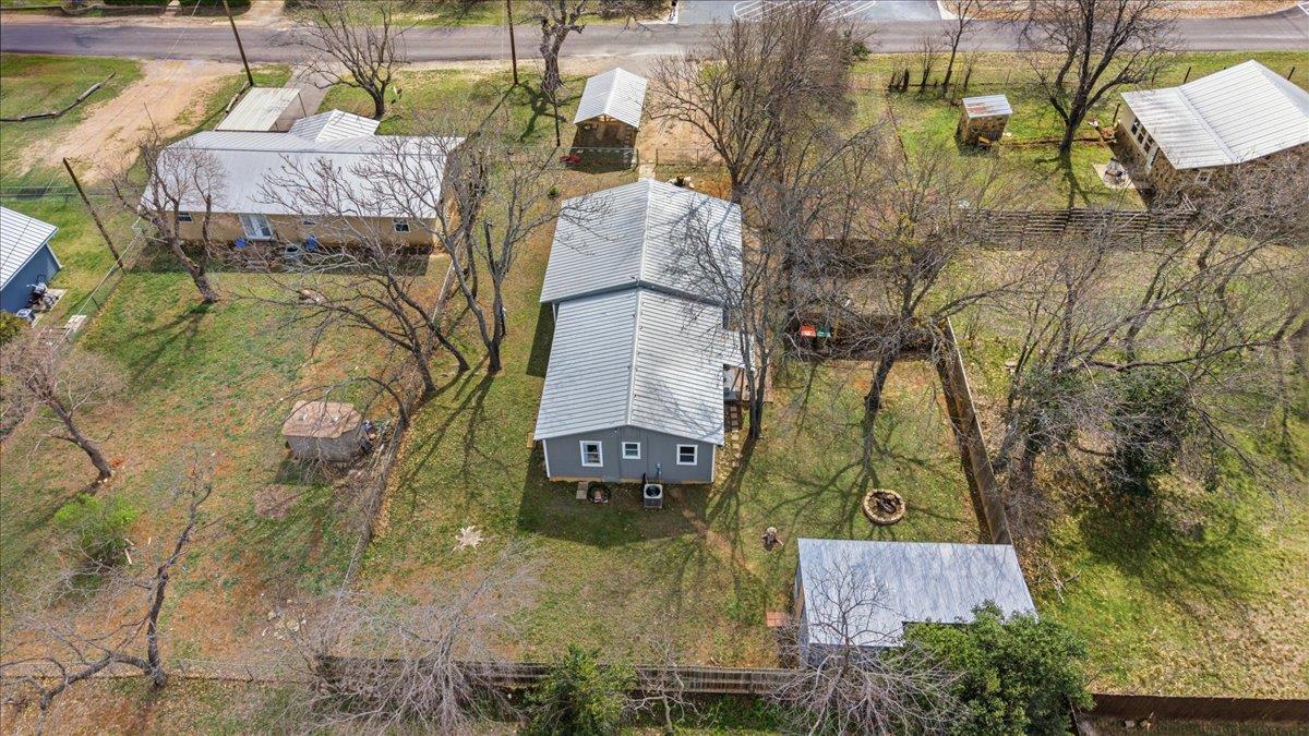 503 E Bluebonnet Ln, Johnson City, TX 78636