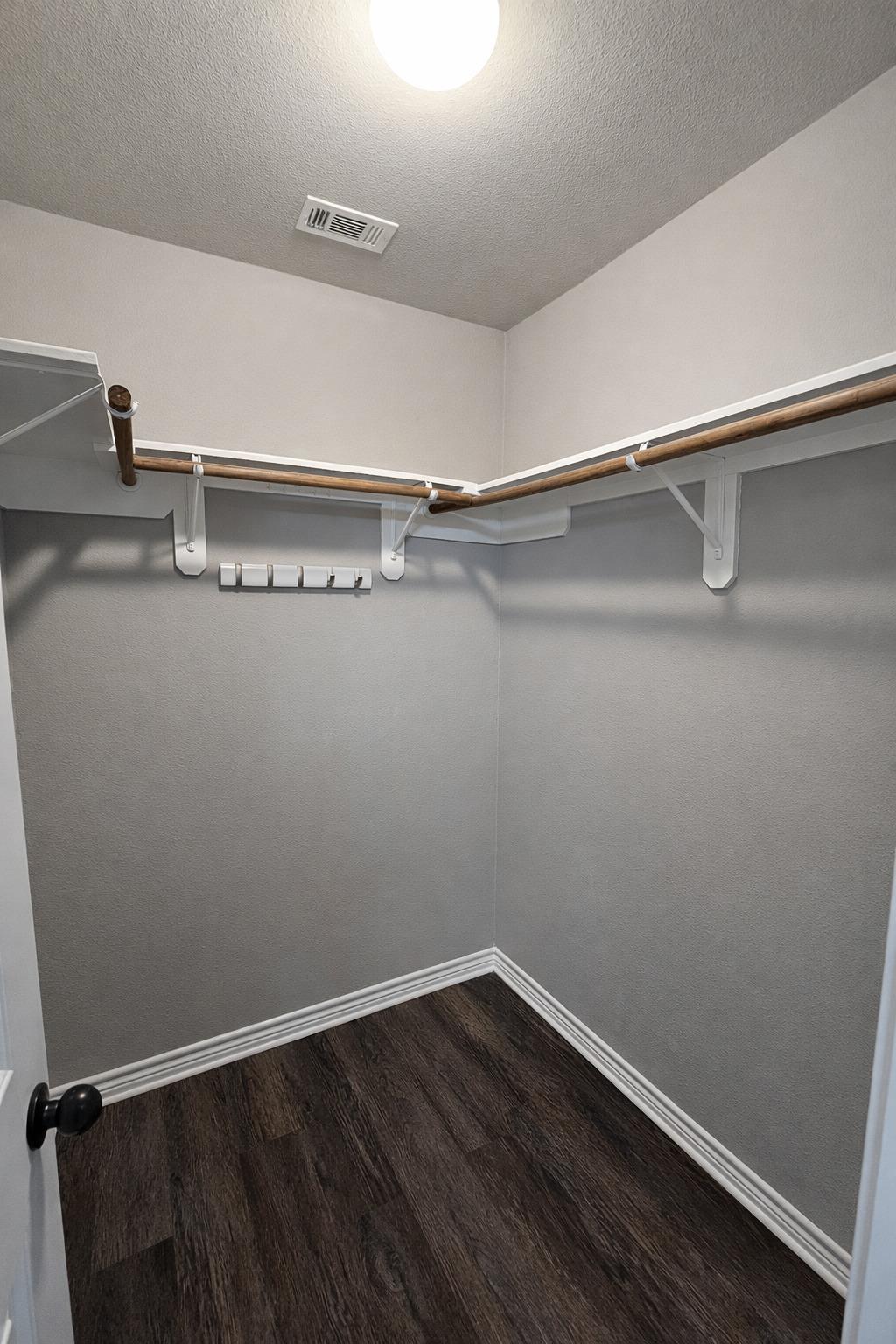 20506 Dawn Dr, Lago Vista, TX 78645