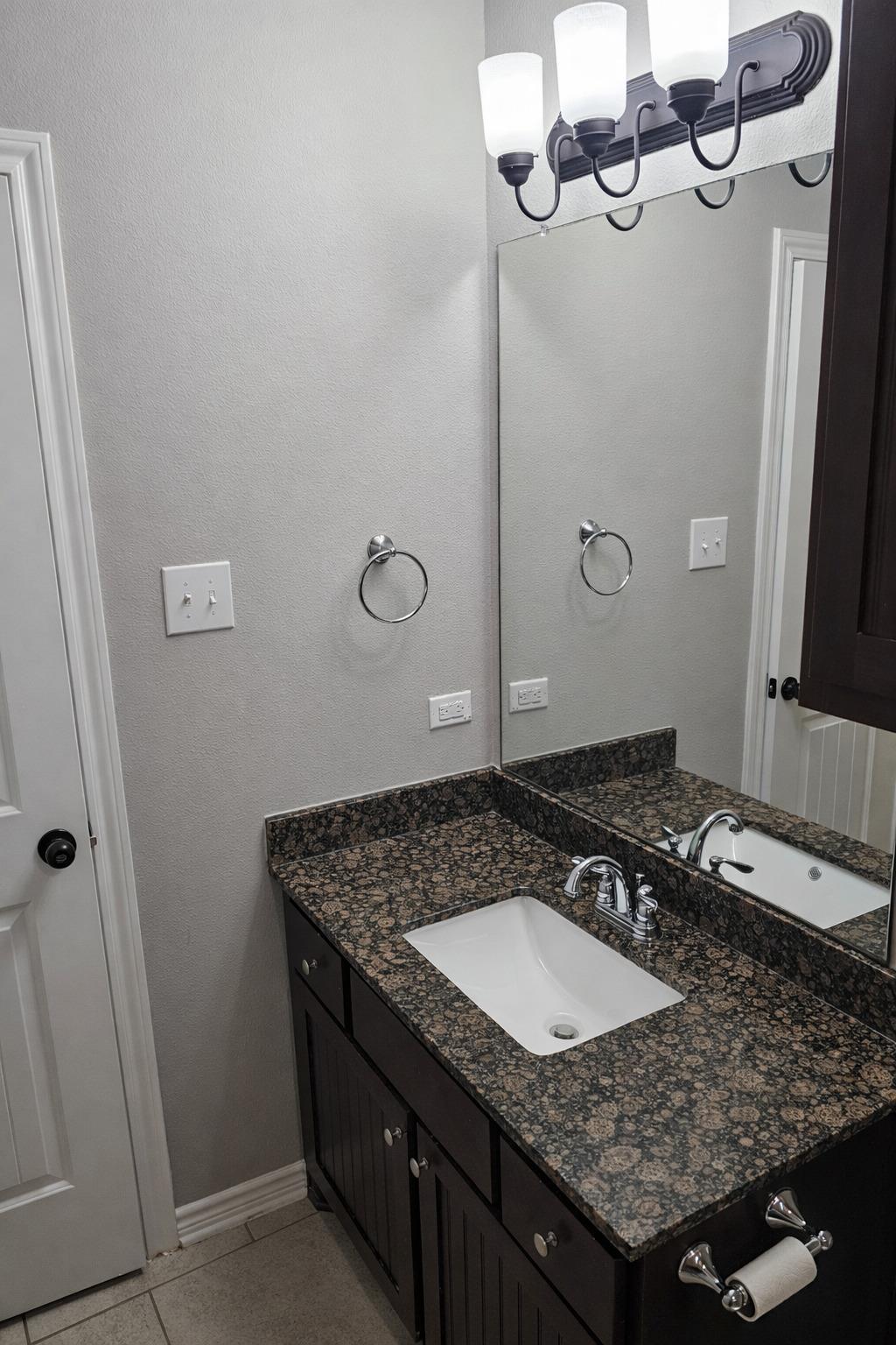 20506 Dawn Dr, Lago Vista, TX 78645