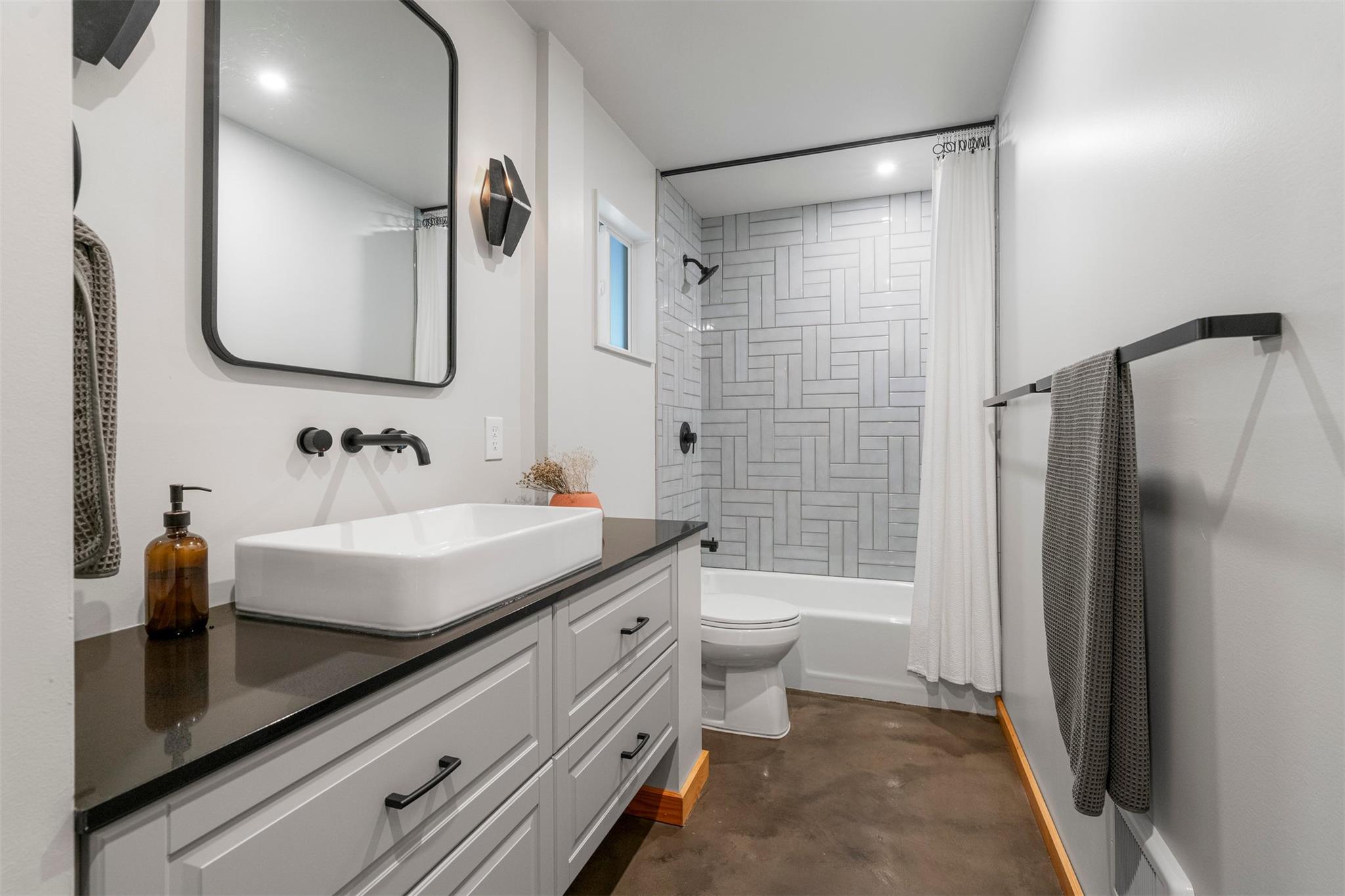 1111 Radam Cir, Austin, TX 78745