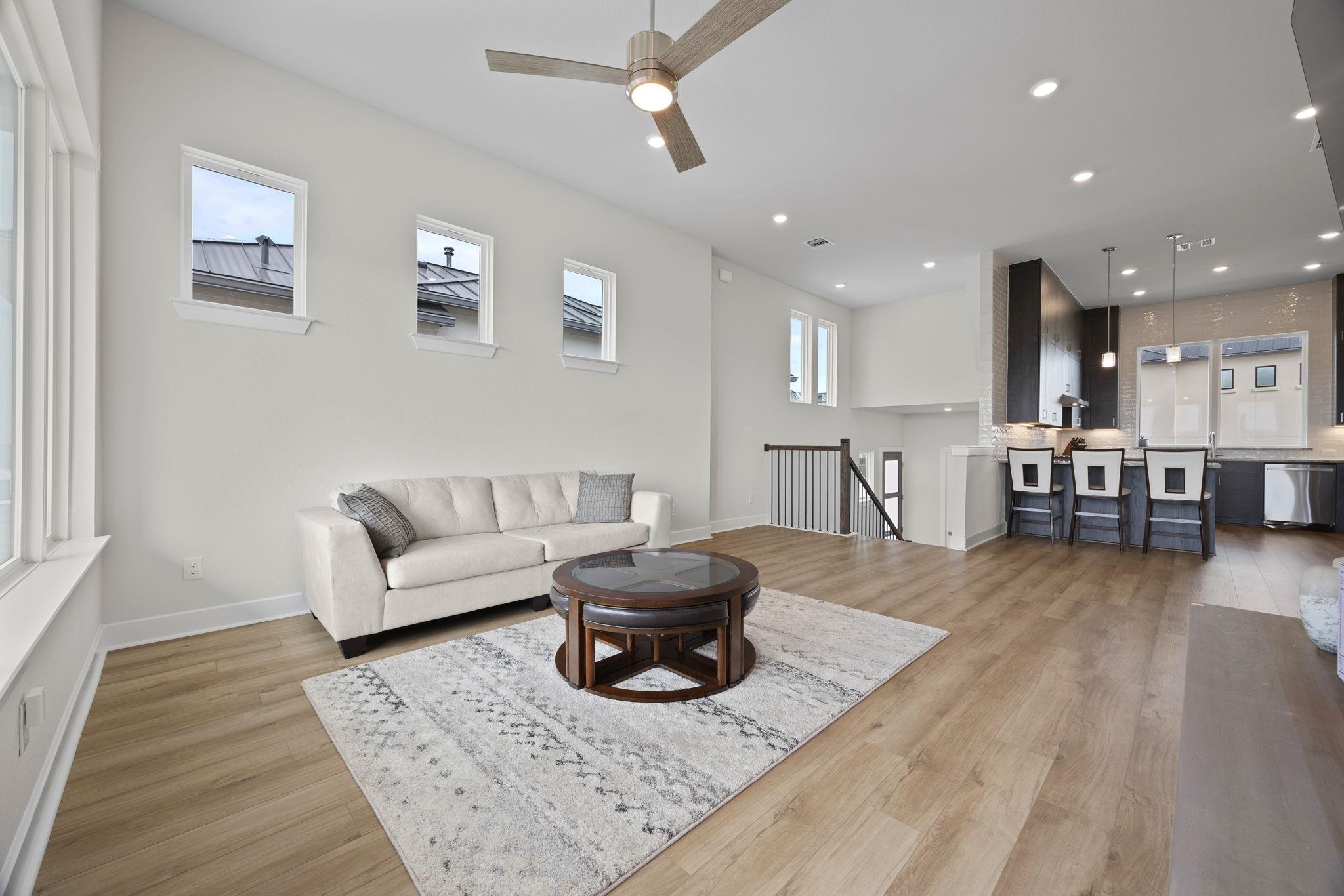 8 Doverland Dr, Austin, TX 78738