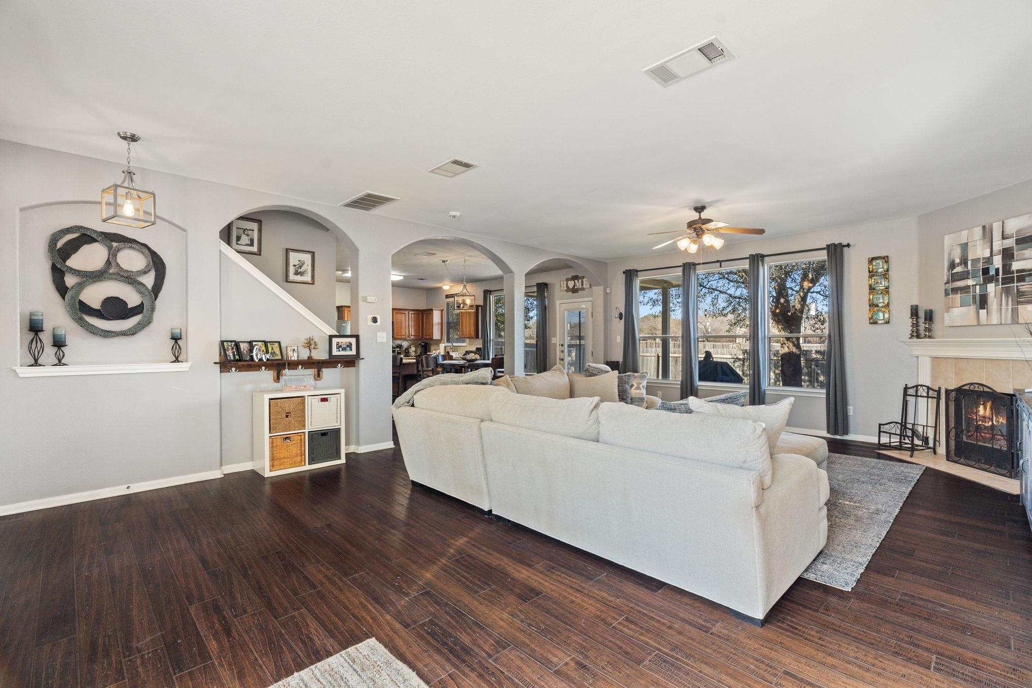 1021 Saint Helena Dr, Leander, TX 78641