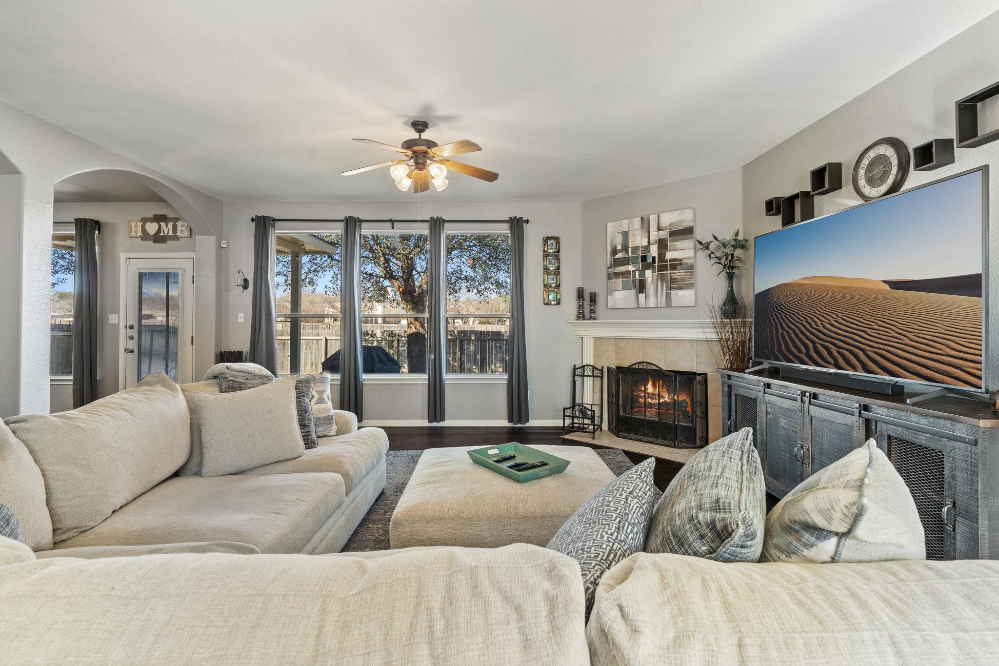 1021 Saint Helena Dr, Leander, TX 78641