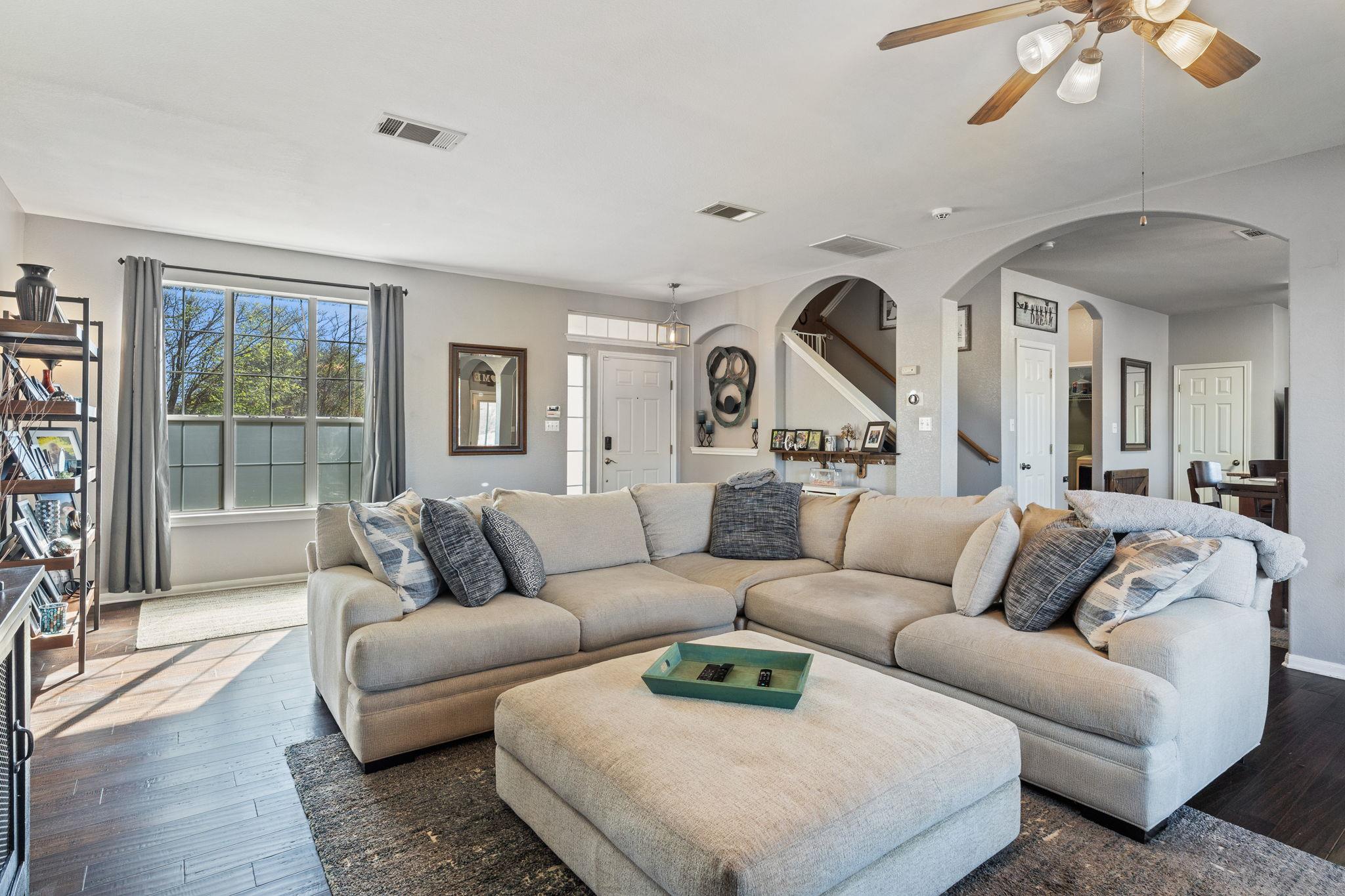 1021 Saint Helena Dr, Leander, TX 78641