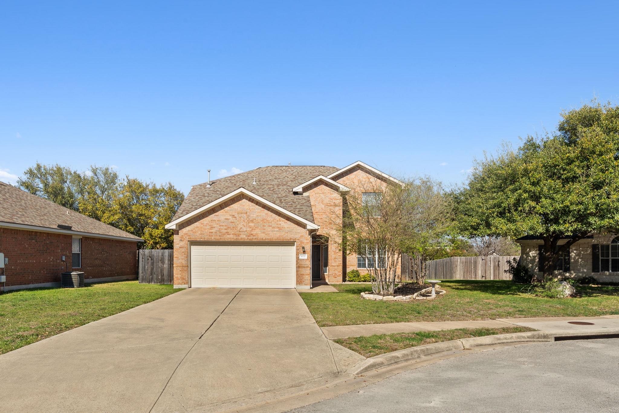 1021 Saint Helena Dr, Leander, TX 78641