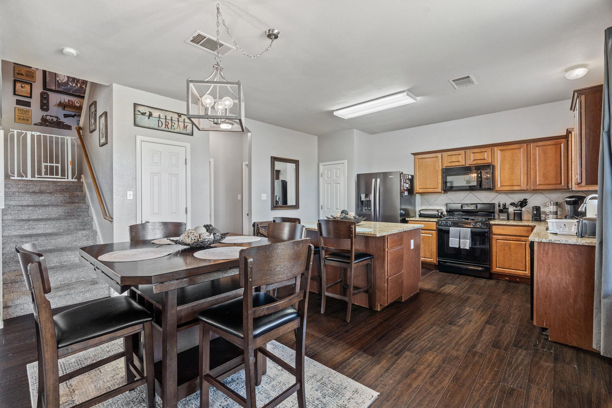 1021 Saint Helena Dr, Leander, TX 78641