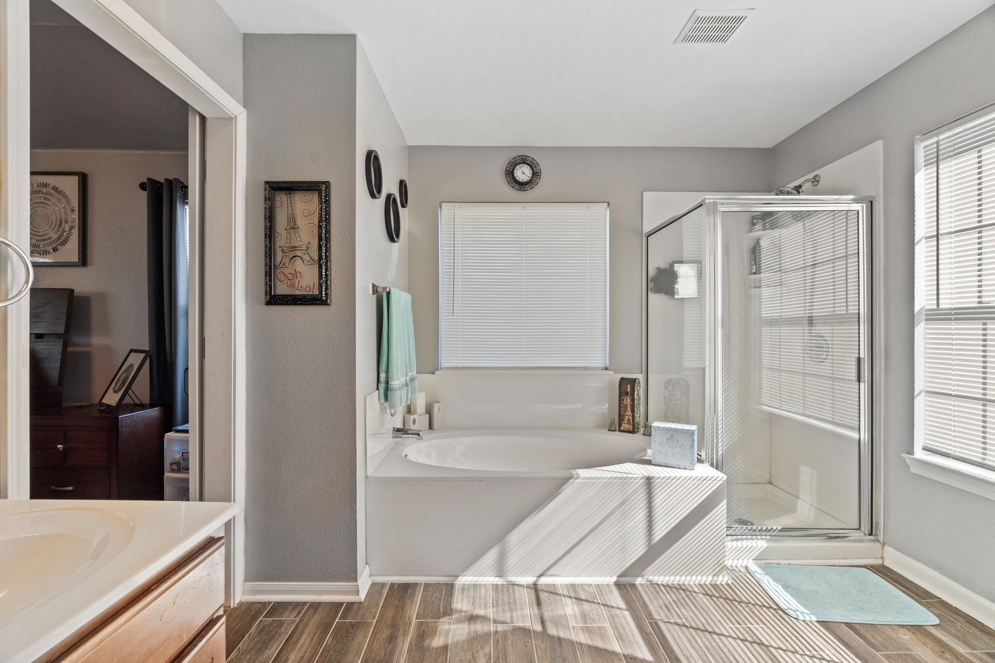 1021 Saint Helena Dr, Leander, TX 78641