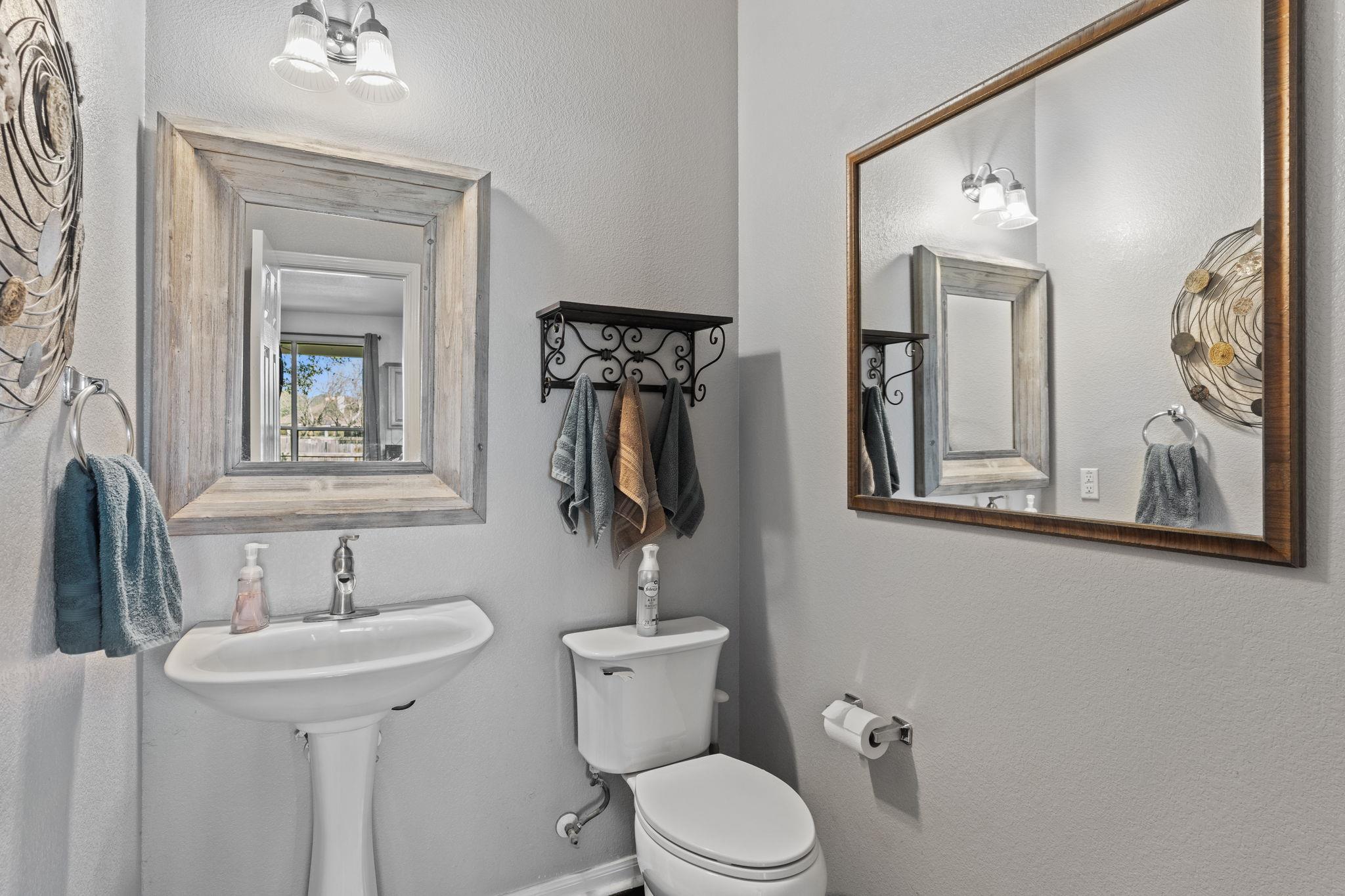 1021 Saint Helena Dr, Leander, TX 78641