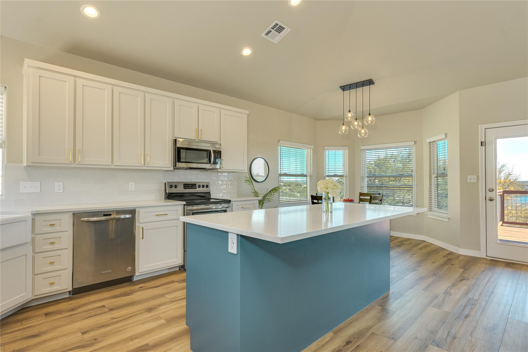 330 Southwind Rd, Point Venture, TX 78645