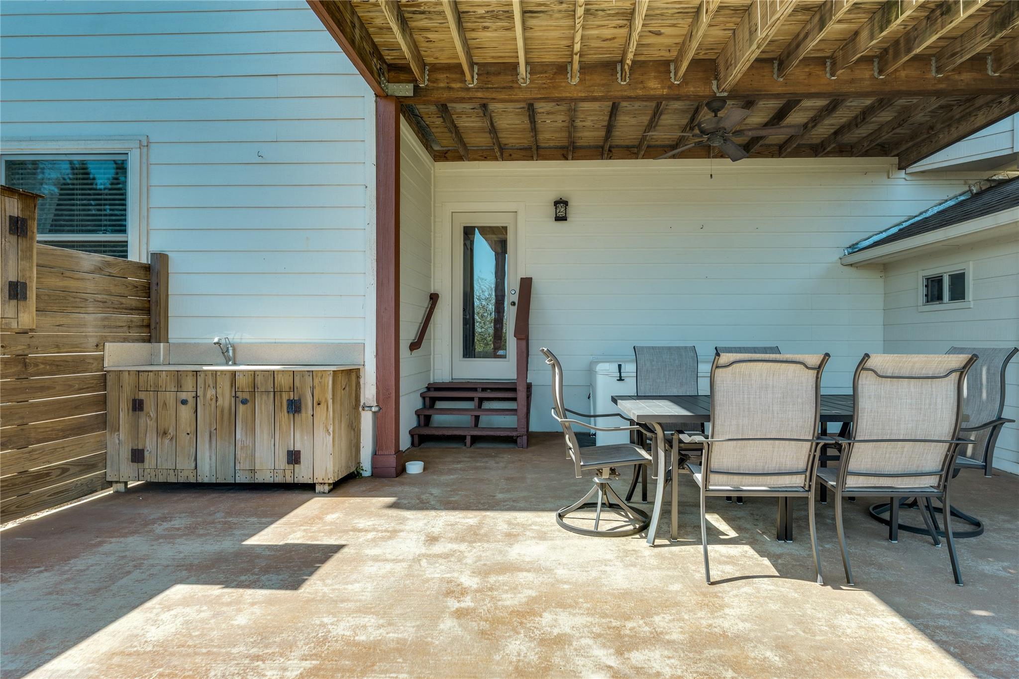 330 Southwind Rd, Point Venture, TX 78645