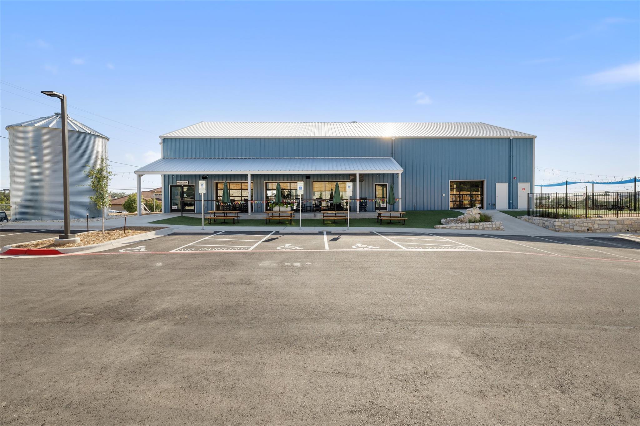 330 Southwind Rd, Point Venture, TX 78645