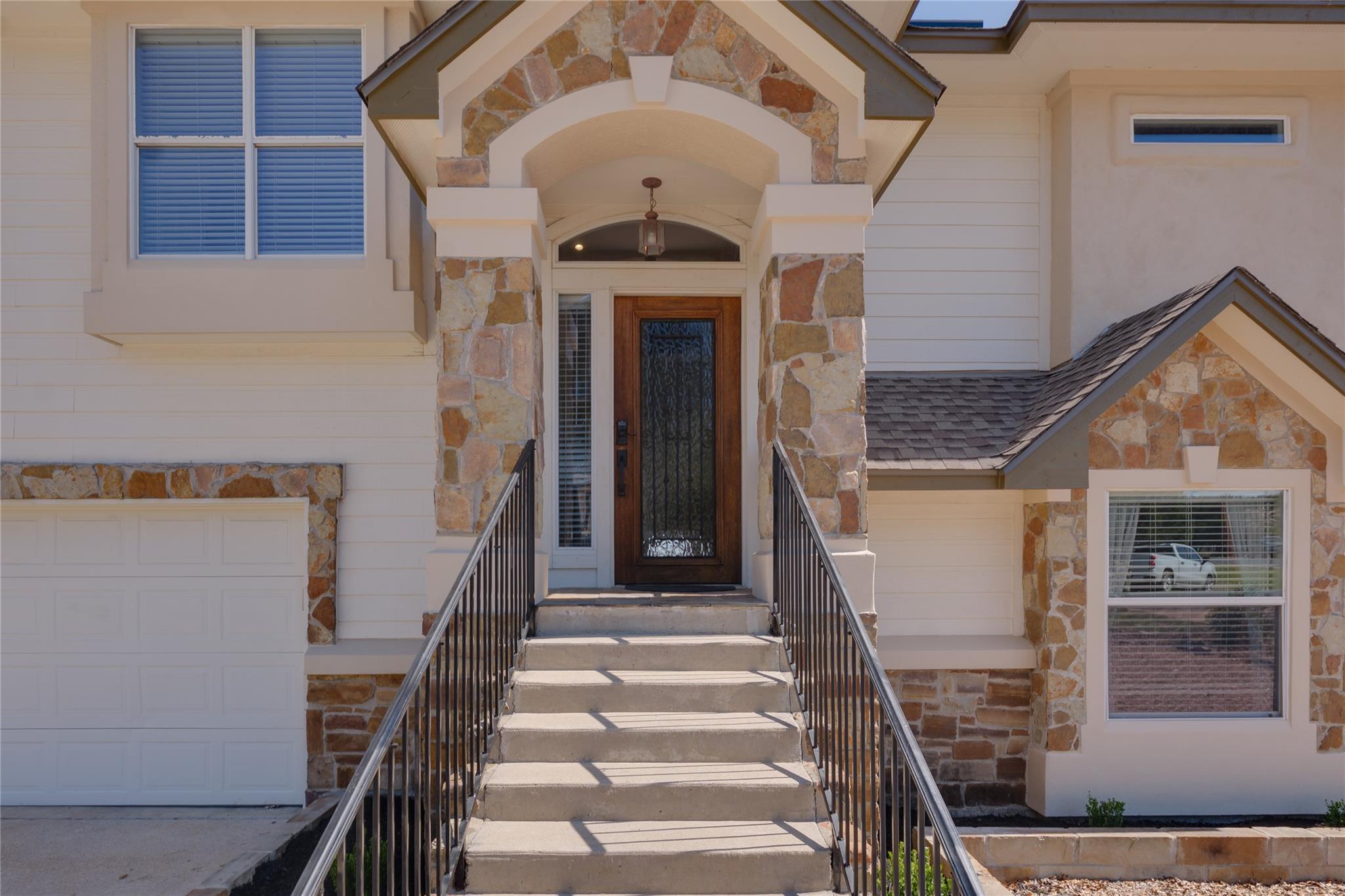 330 Southwind Rd, Point Venture, TX 78645