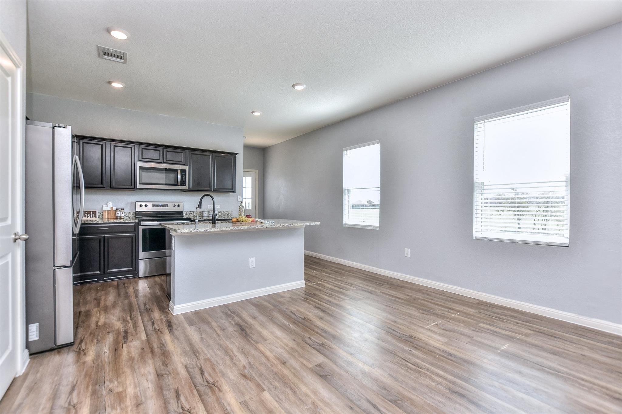 109 Helios Dr, Jarrell, TX 76537