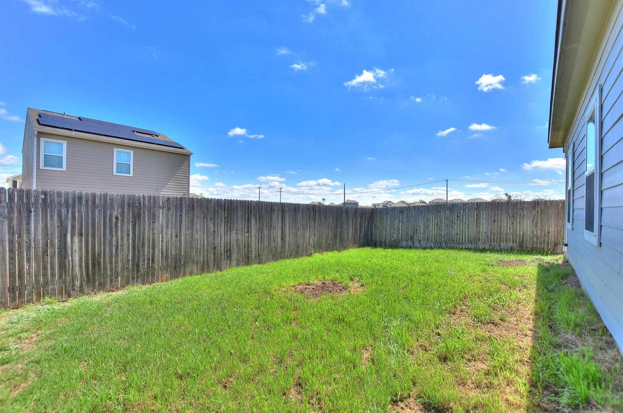 109 Helios Dr, Jarrell, TX 76537