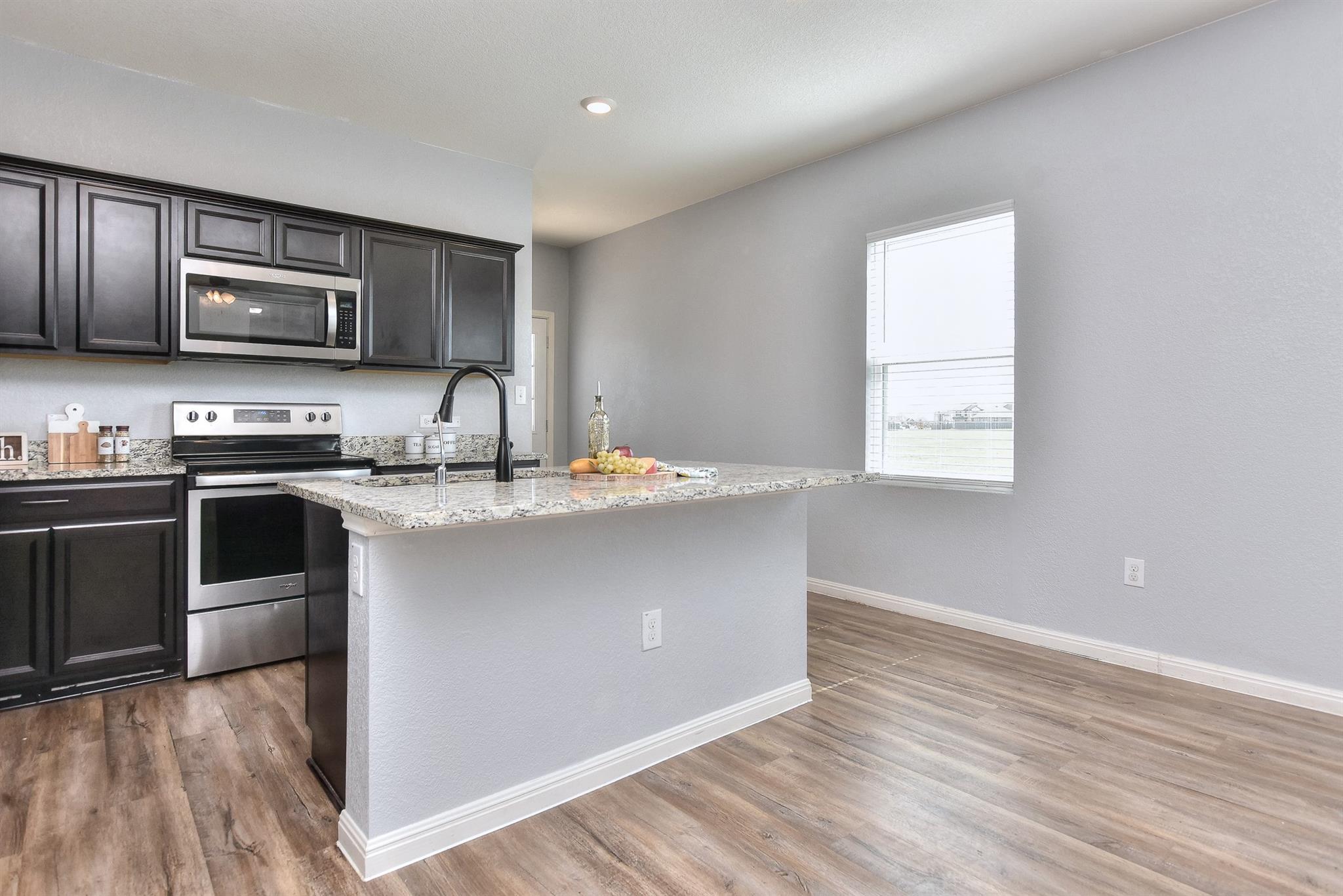 109 Helios Dr, Jarrell, TX 76537