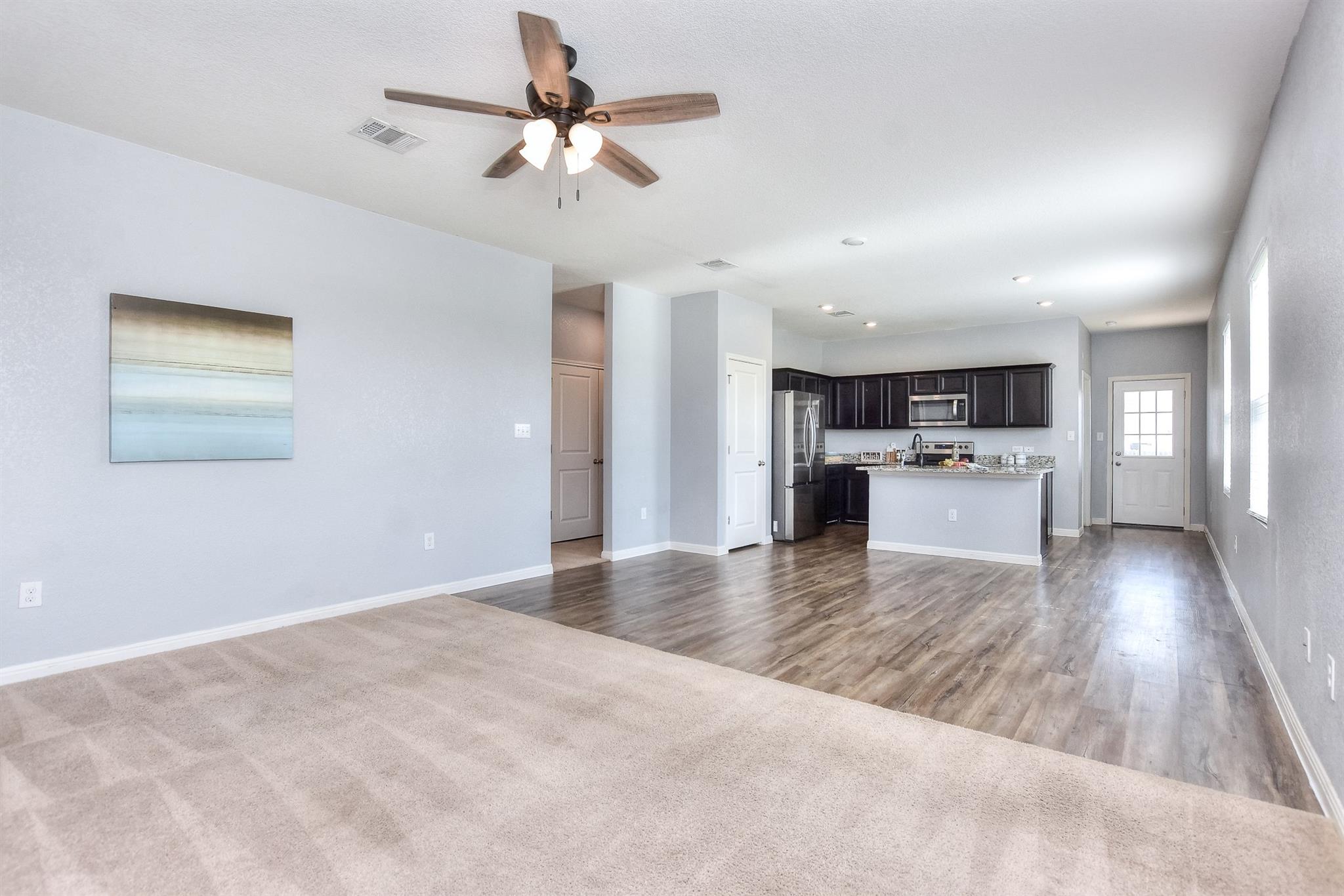 109 Helios Dr, Jarrell, TX 76537