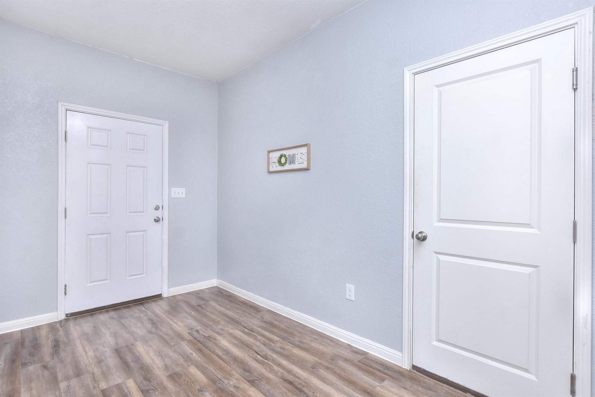 109 Helios Dr, Jarrell, TX 76537