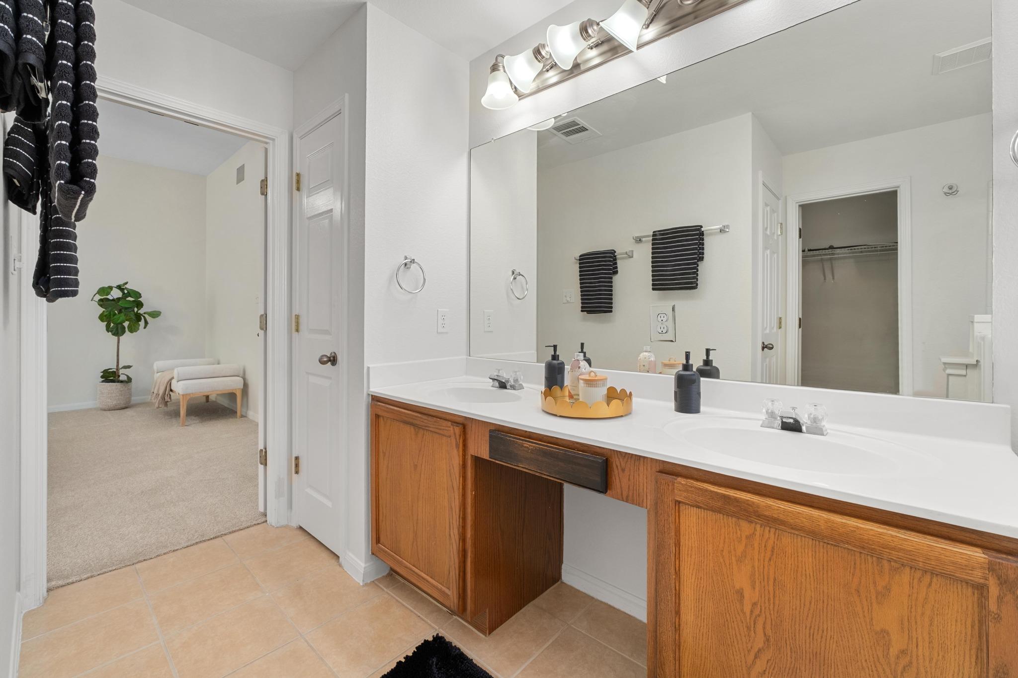 100 Pecanwood S, Kyle, TX 78640