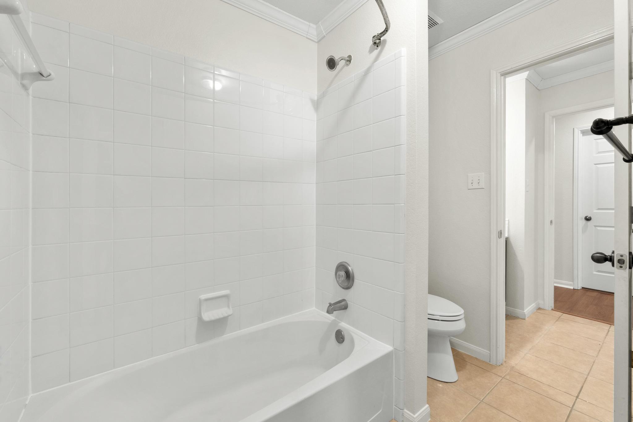 100 Pecanwood S, Kyle, TX 78640