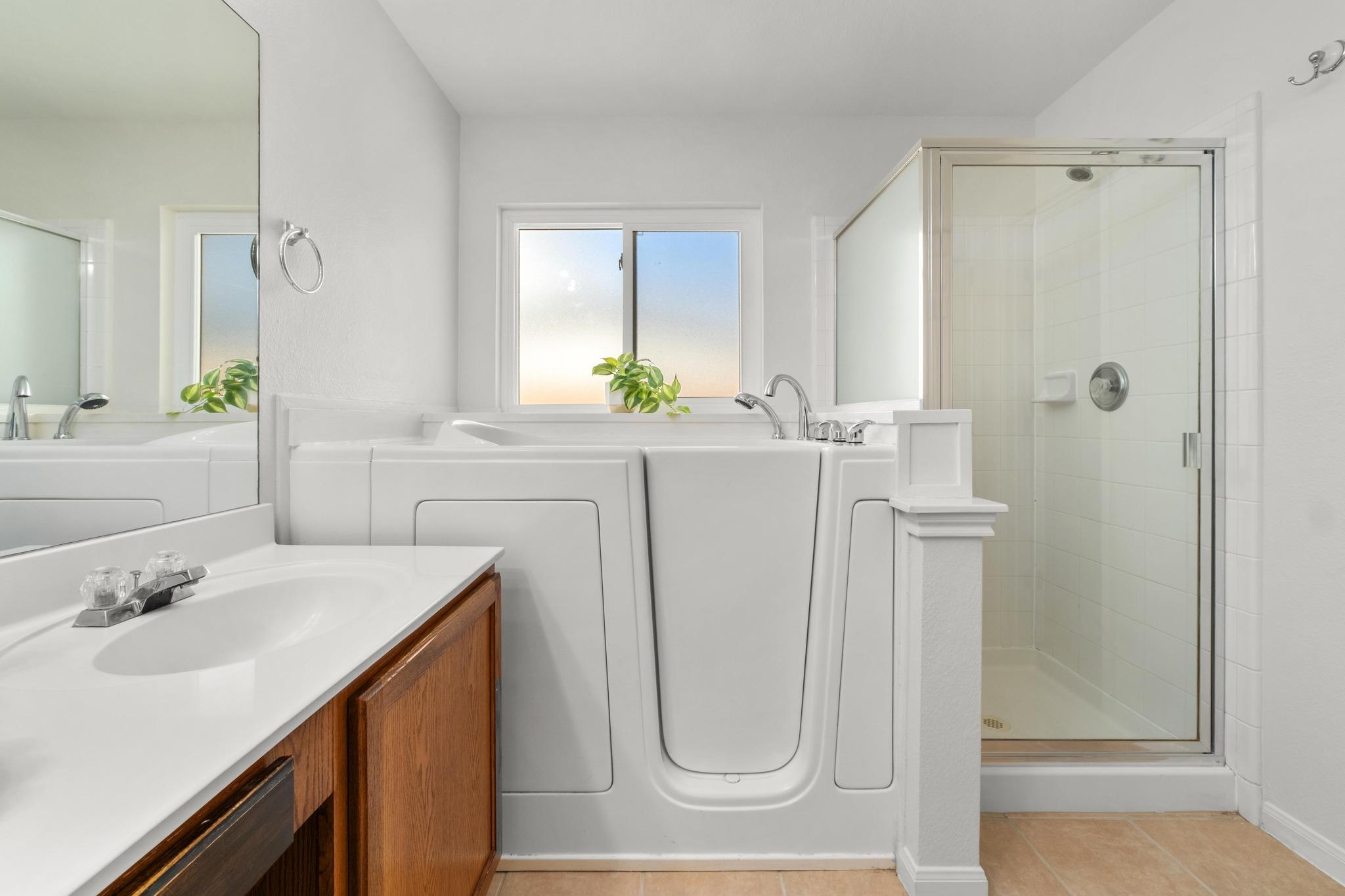 100 Pecanwood S, Kyle, TX 78640