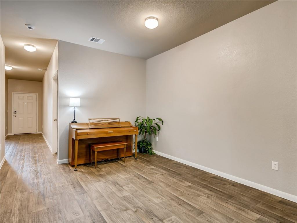 471 Cibolo Creek Dr, Kyle, TX 78640