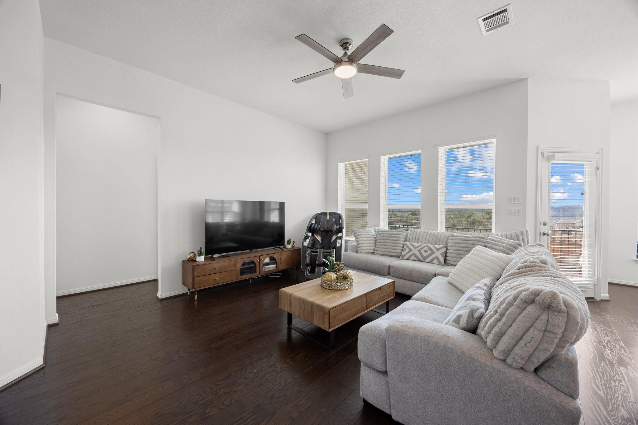 552 Panzano Dr, Georgetown, TX 78628