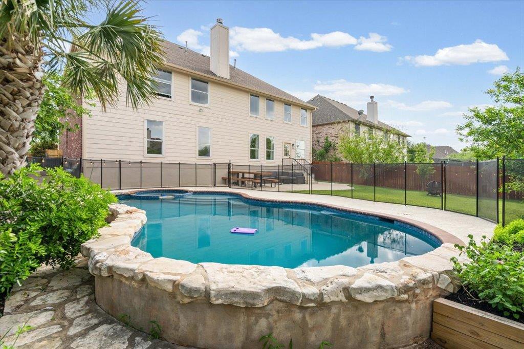 2002 Forest Hill Cv, Round Rock, TX 78665