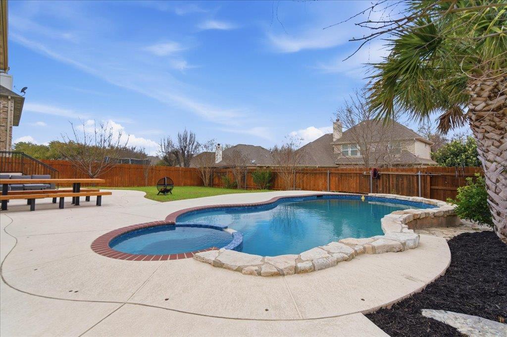 2002 Forest Hill Cv, Round Rock, TX 78665