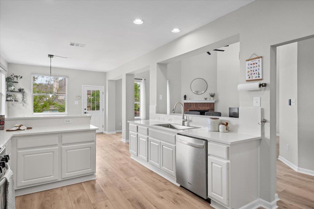 2002 Forest Hill Cv, Round Rock, TX 78665