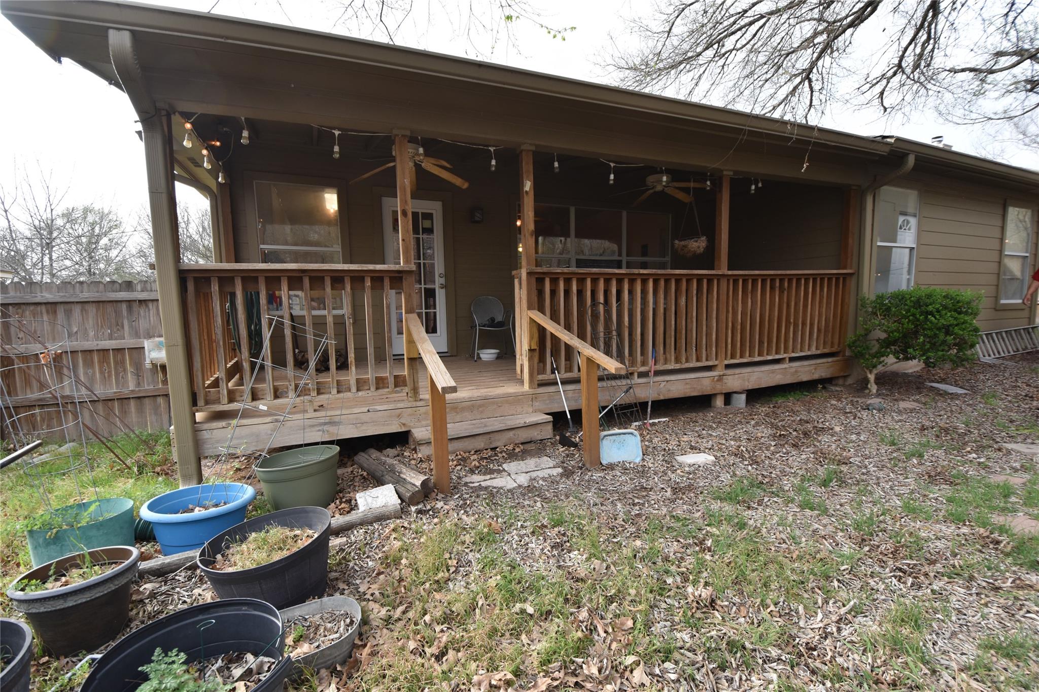 107 Oriole Cv, Cedar Creek, TX 78612