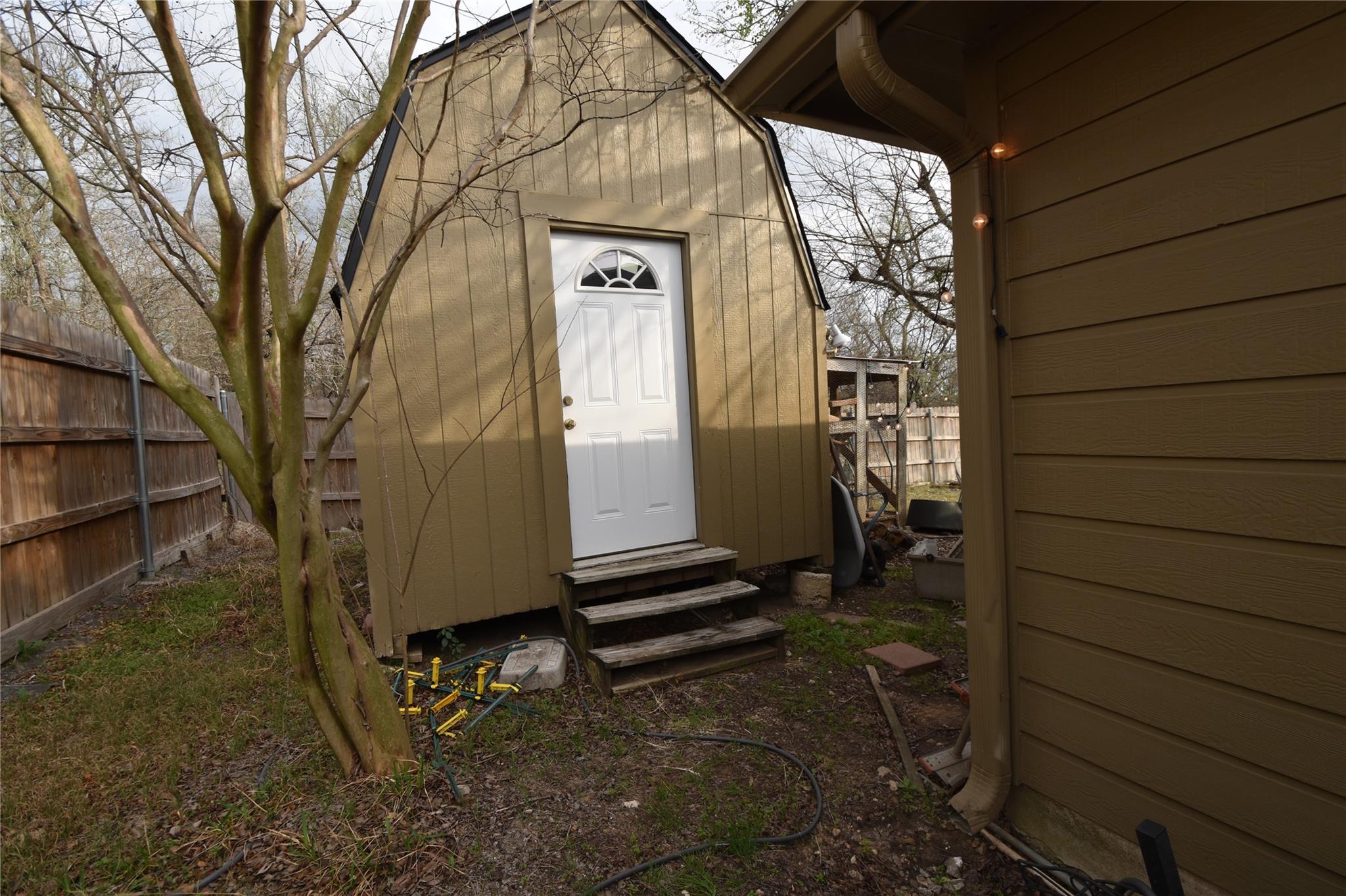 107 Oriole Cv, Cedar Creek, TX 78612