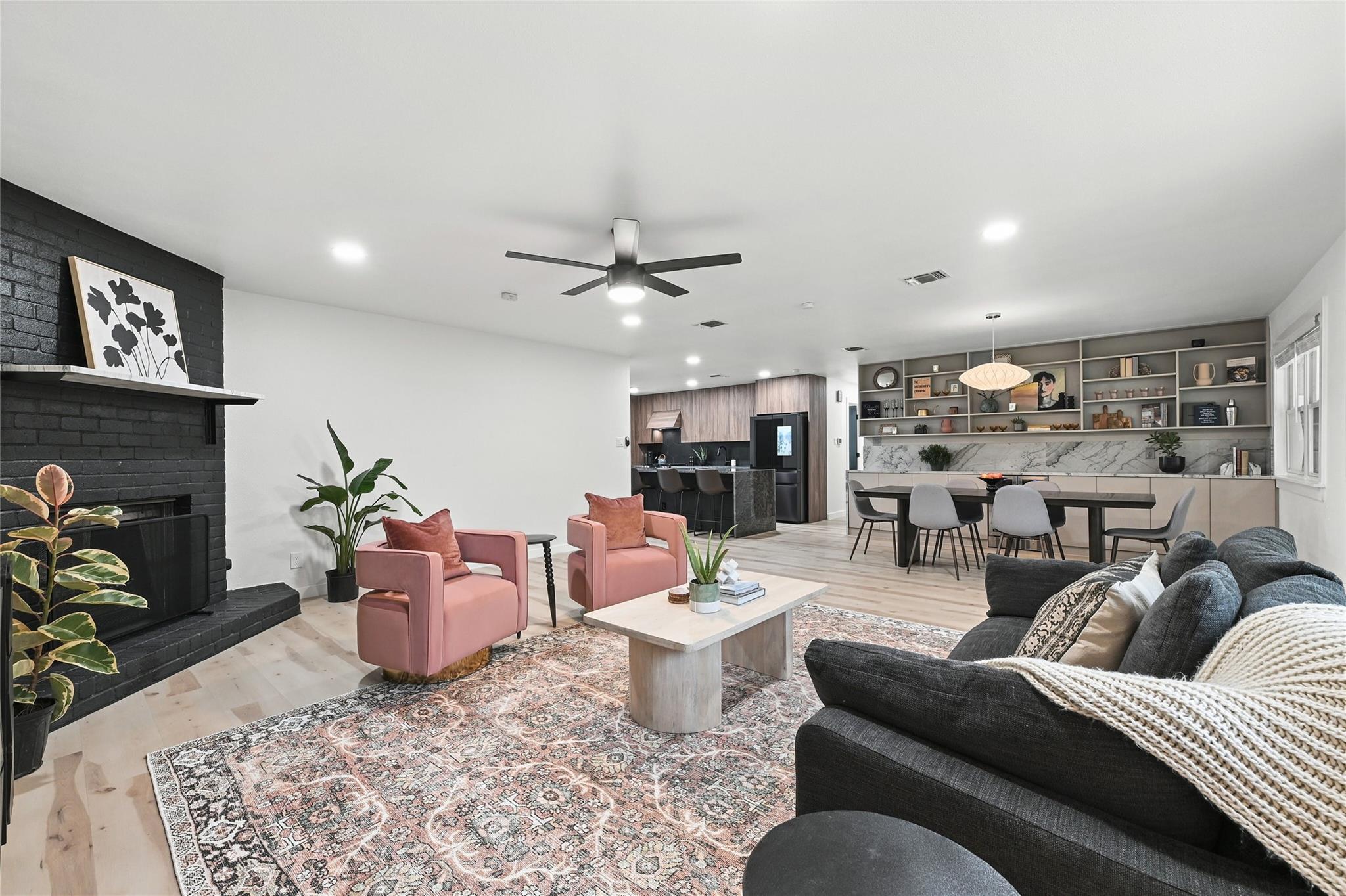 6906 Lunar Dr, Austin, TX 78745