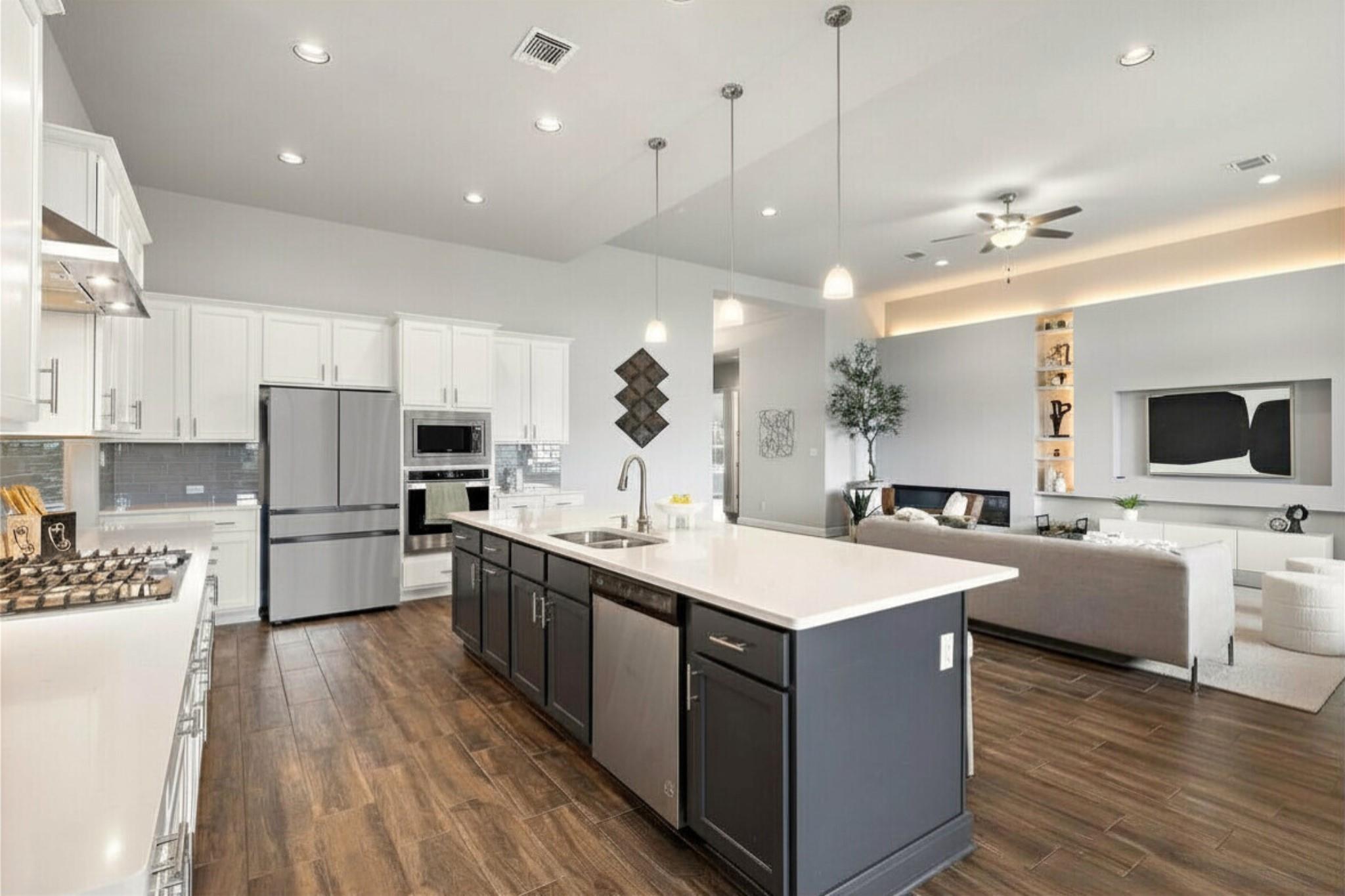 1065 Creeks Edge Vw, Leander, TX 78641