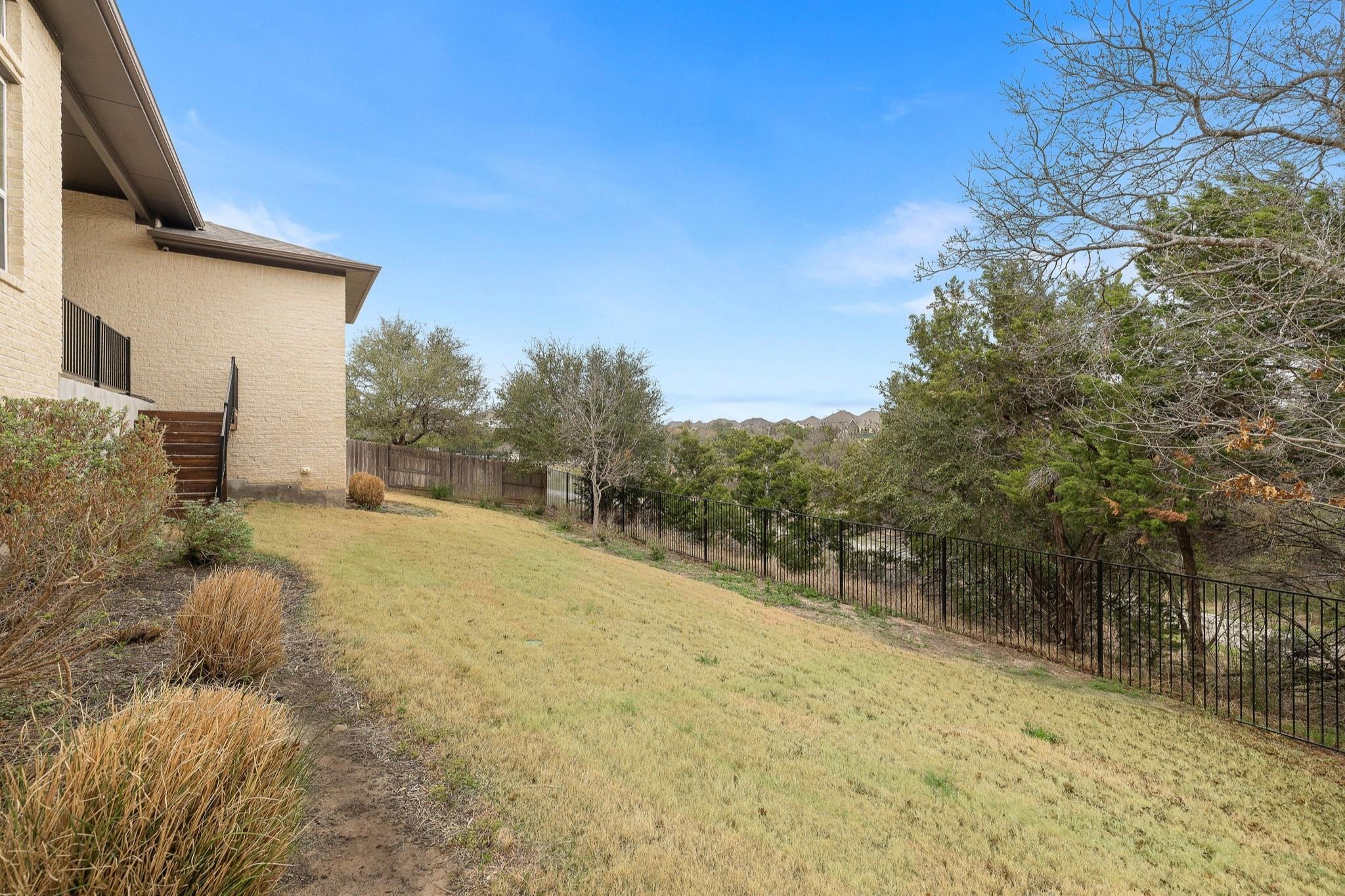 1065 Creeks Edge Vw, Leander, TX 78641