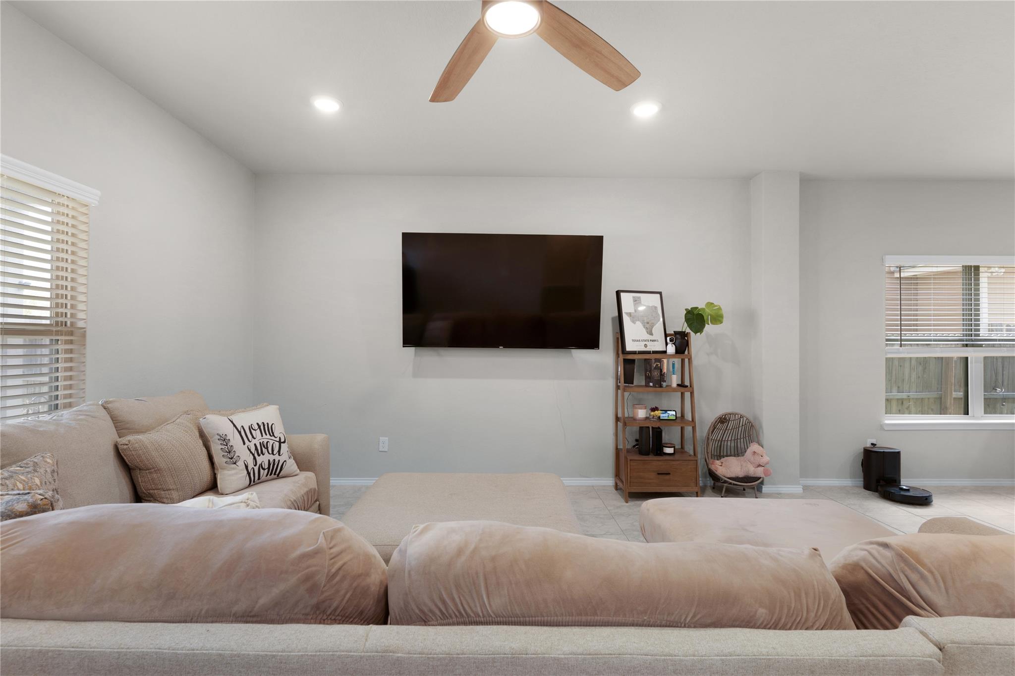 1027 Slight St, New Braunfels, TX 78130