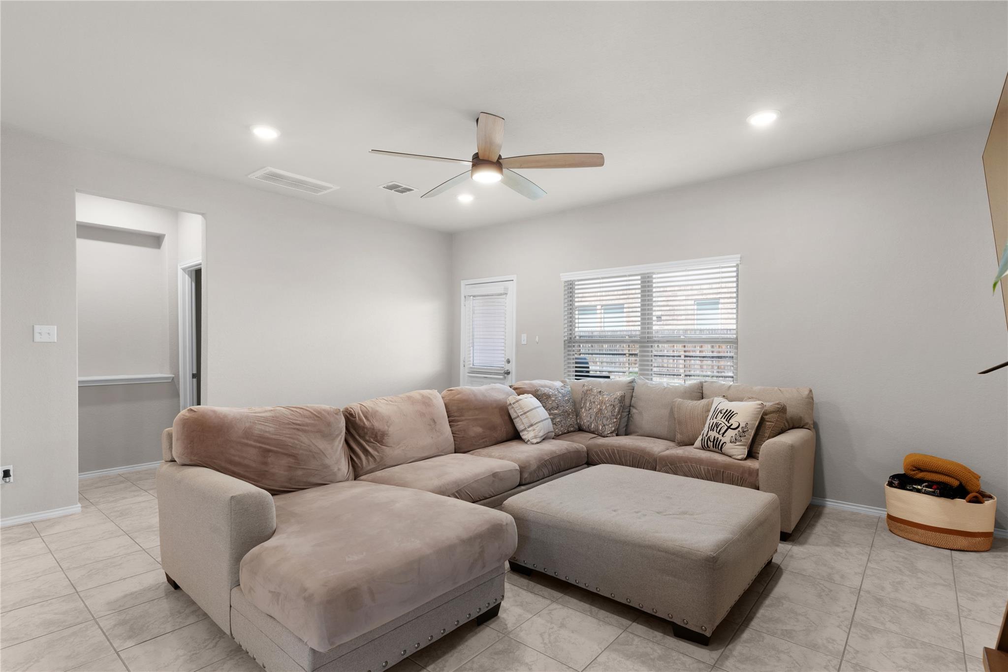 1027 Slight St, New Braunfels, TX 78130