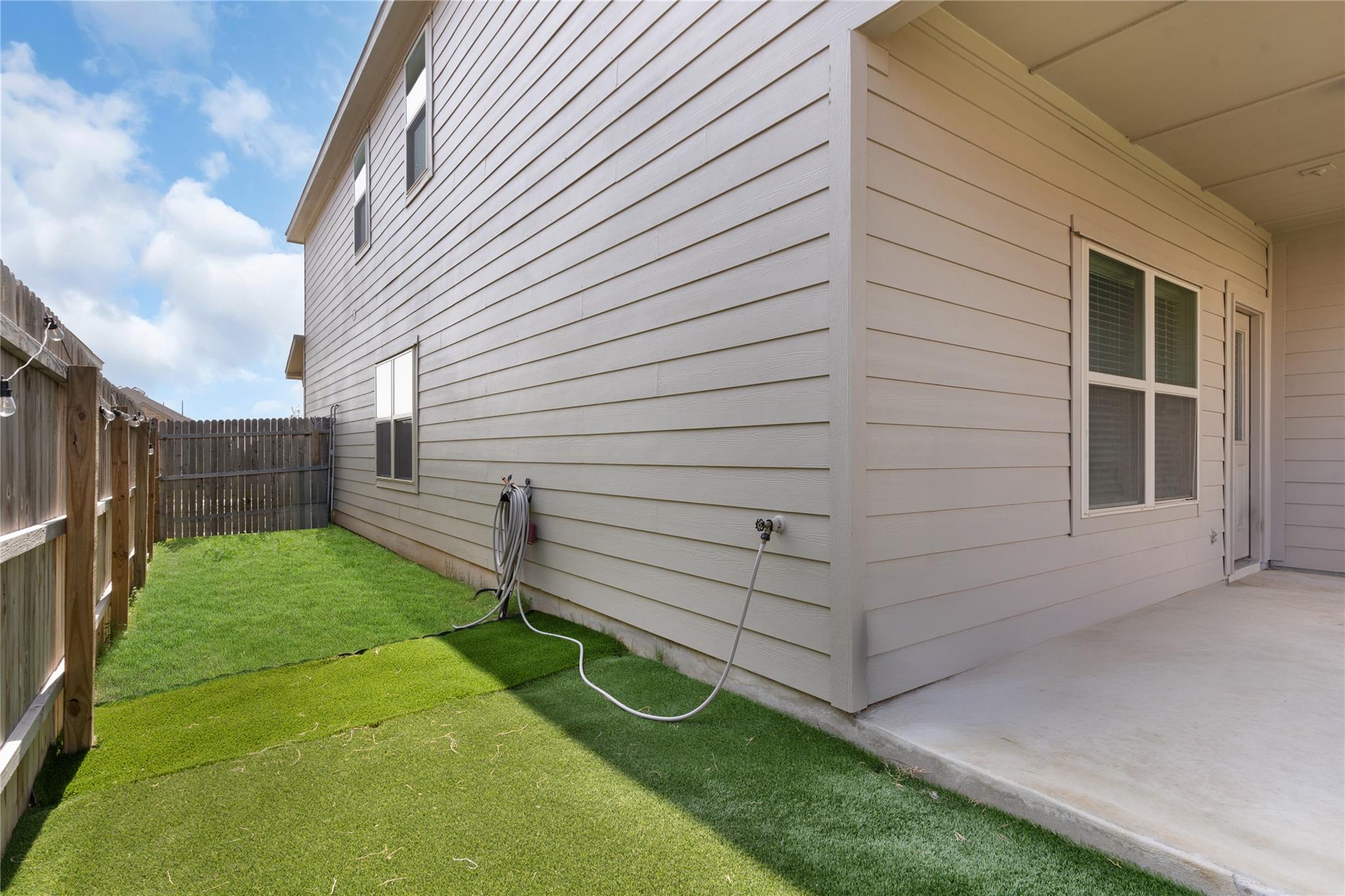 1027 Slight St, New Braunfels, TX 78130