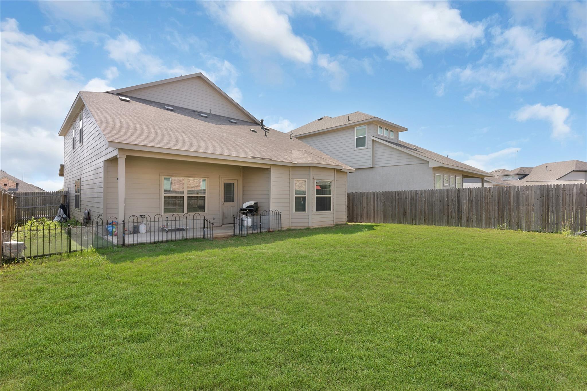 1027 Slight St, New Braunfels, TX 78130