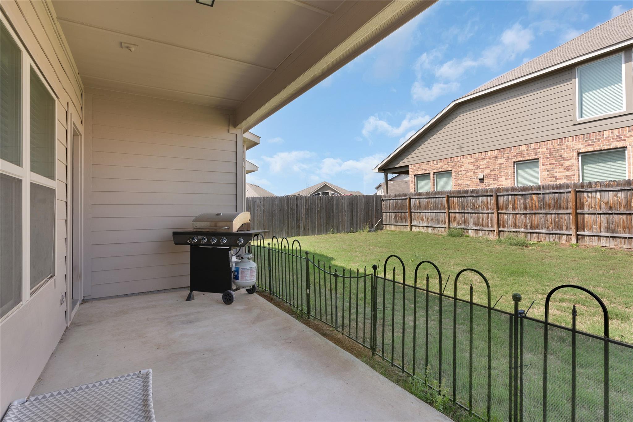 1027 Slight St, New Braunfels, TX 78130