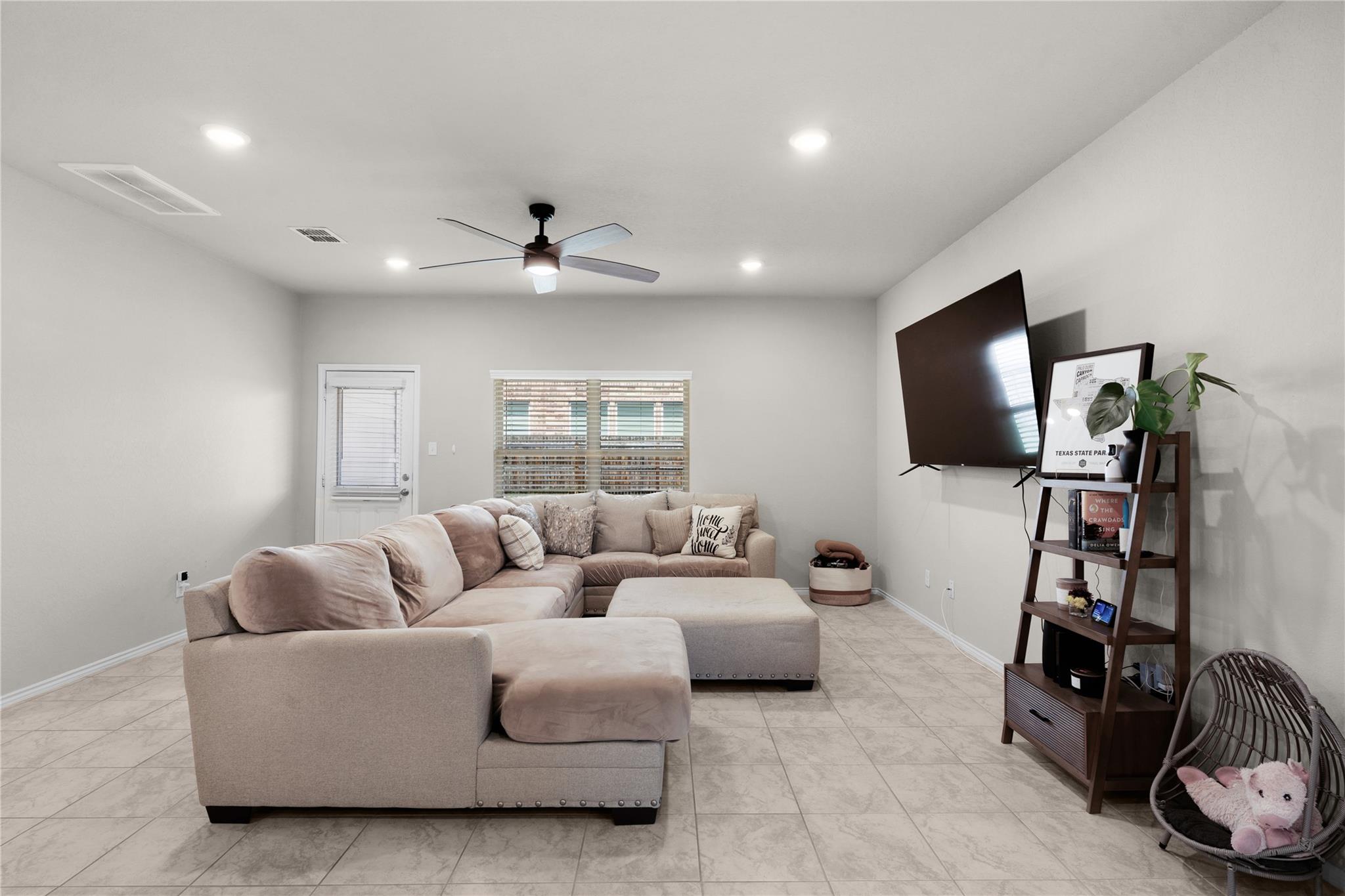 1027 Slight St, New Braunfels, TX 78130