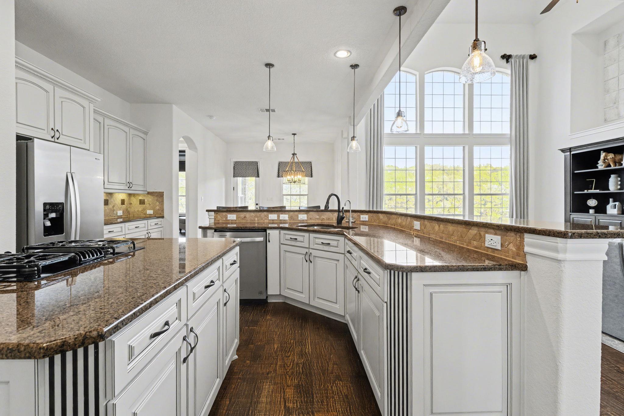 121 Burgess Ln, Austin, TX 78738